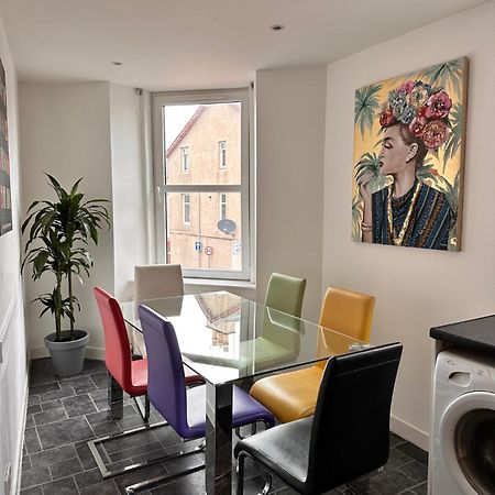 3-Bedroom Flat In The City Centre Next To The River Ness Inverness Exterior photo